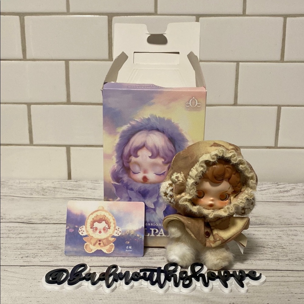 *Pop Mart Skull Panda L'impressionnisme Series Blind Box Plush Bag Charm - Amber